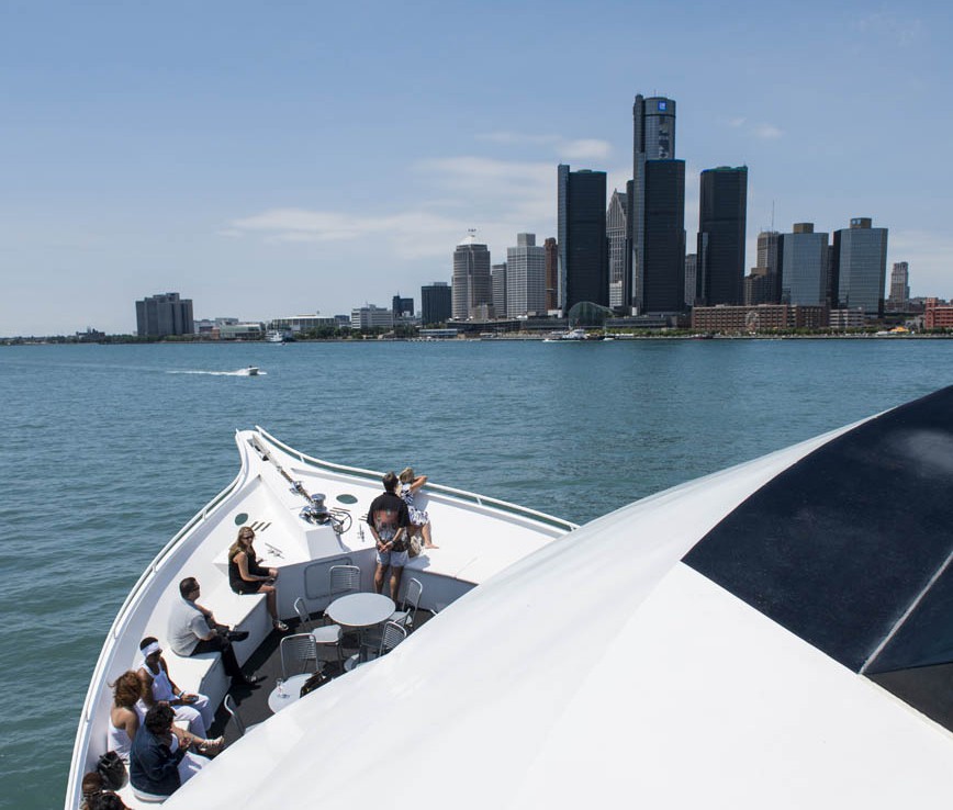 luxury yacht rental detroit